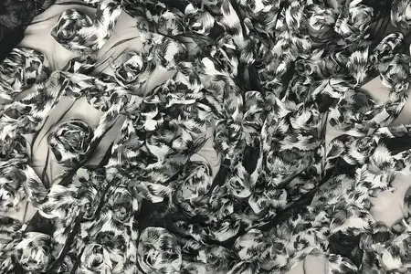 블랙 앤 화이트 로제트 메쉬 패브릭 갤러리 1 블랙 앤 화이트 로제트 메쉬 패브릭 갤러리 1