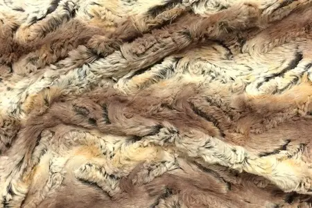 Hochwertiges Fuchs-Kunstfell Galerie 2