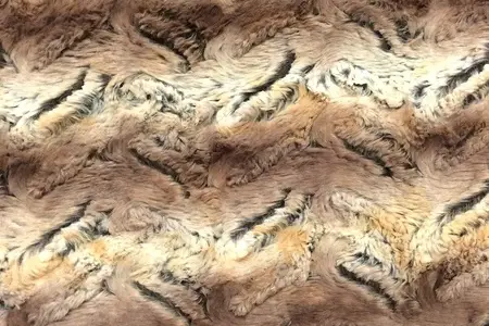 Hochwertiges Fuchs-Kunstfell Galerie 4