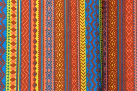 Tissu large imprimé aztèque rouge galerie 3 Tissu large imprimé aztèque rouge galerie 3