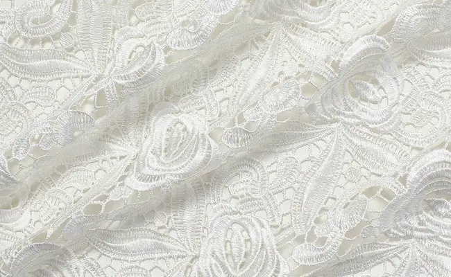white-rose-guipure-lace-banner-3 transparent z bílé růžové guipure krajky 3
