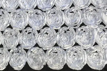 satén blanco rosetón tela galería 3